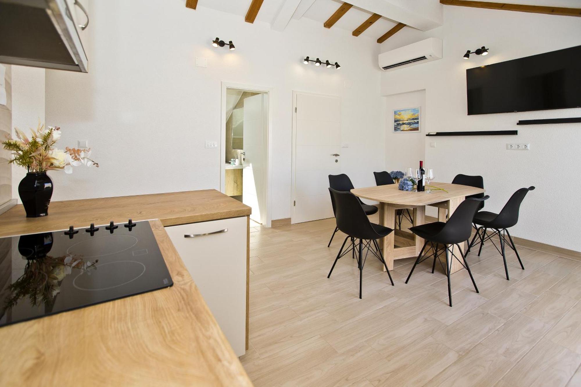 And Zvjezdana Appartement *