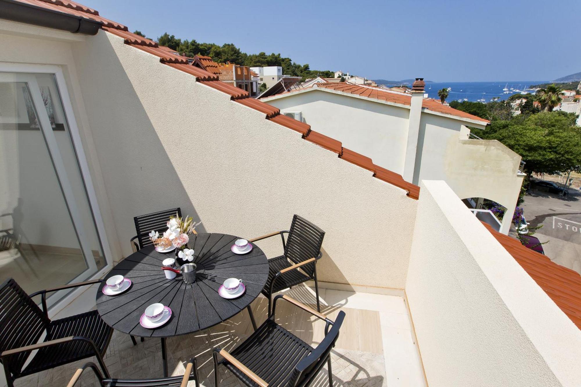 Apartment And Zvjezdana Hvar Town