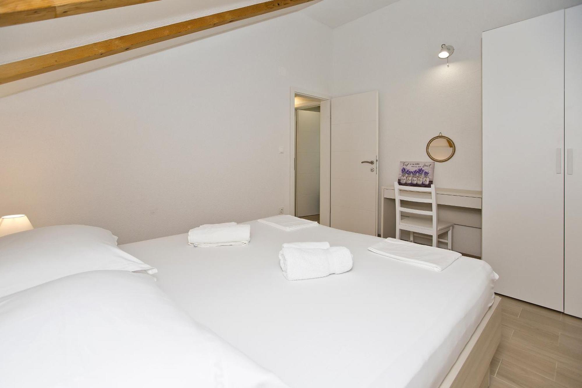 And Zvjezdana Apartment Hvar Town